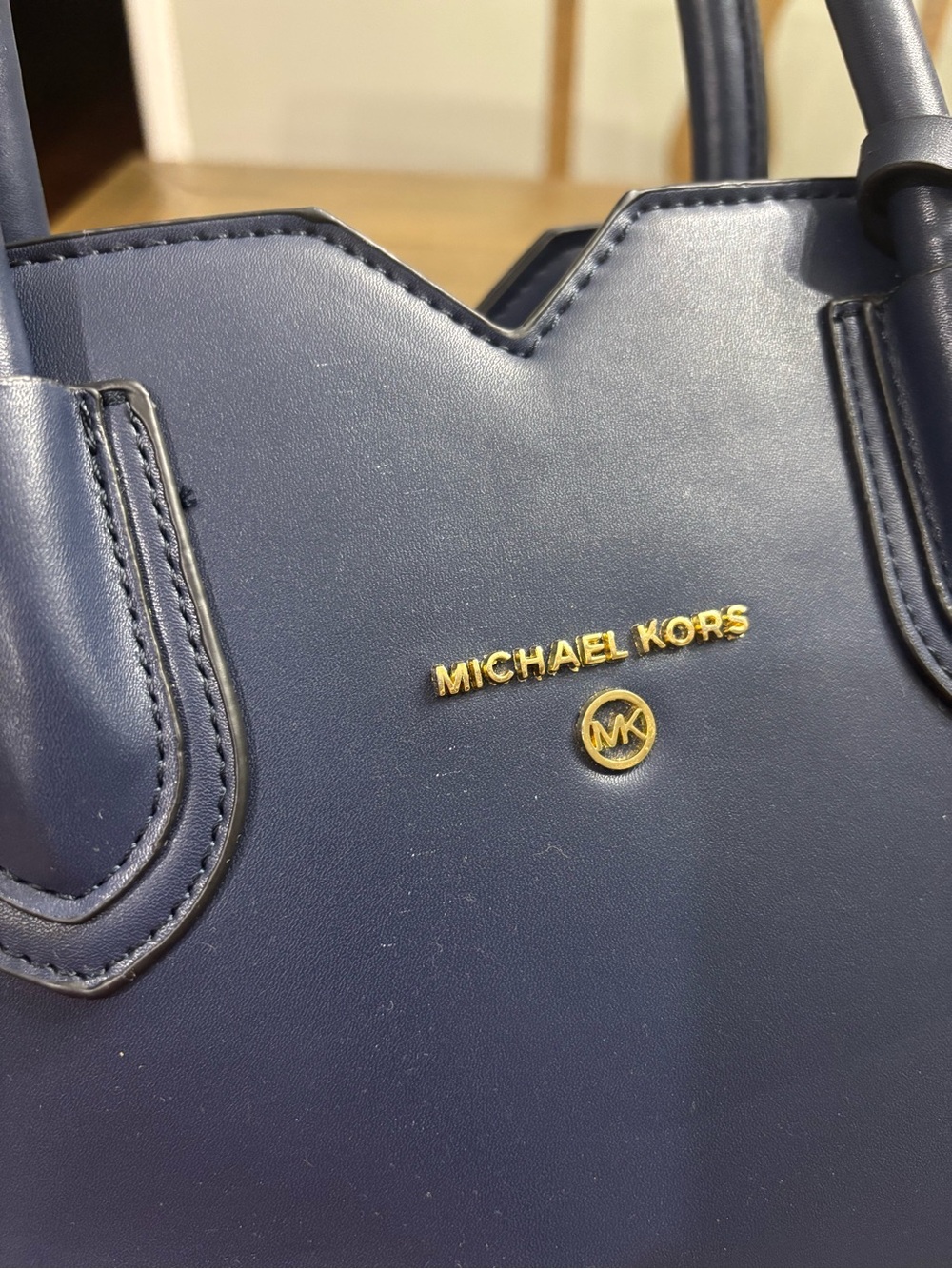 Michael Kors Navy Logo Tore with Matching Pouch - Picture 7 of 14